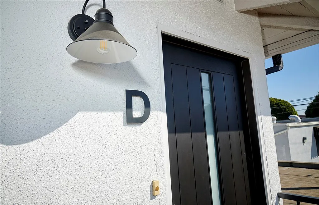 2 bed, 600 sqft, $3,600 — Photo 1