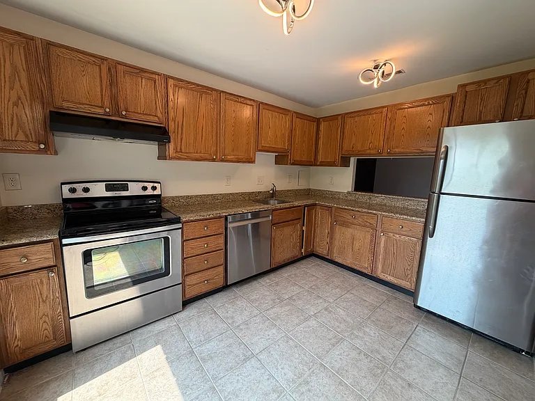 100 Roberts Ln #101 — Photo 13