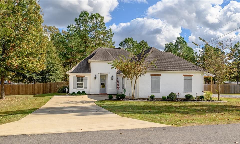 1st image of 408 Sky Blue Dr