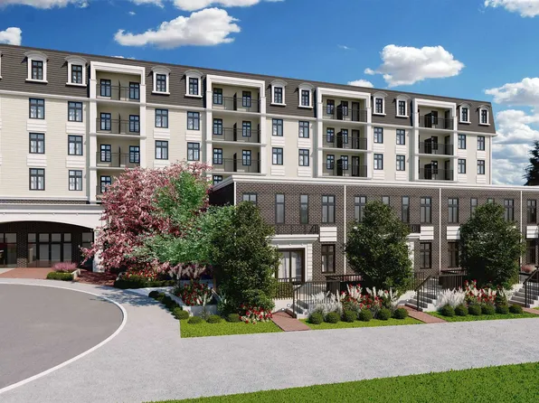1051 James Ave #304, Coquitlam, BC V3K 1S6