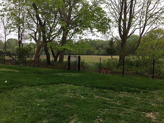 3rd image of 32 White Oak Ln