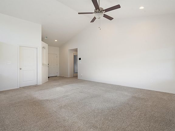 5th image of 614 Forsell Rd