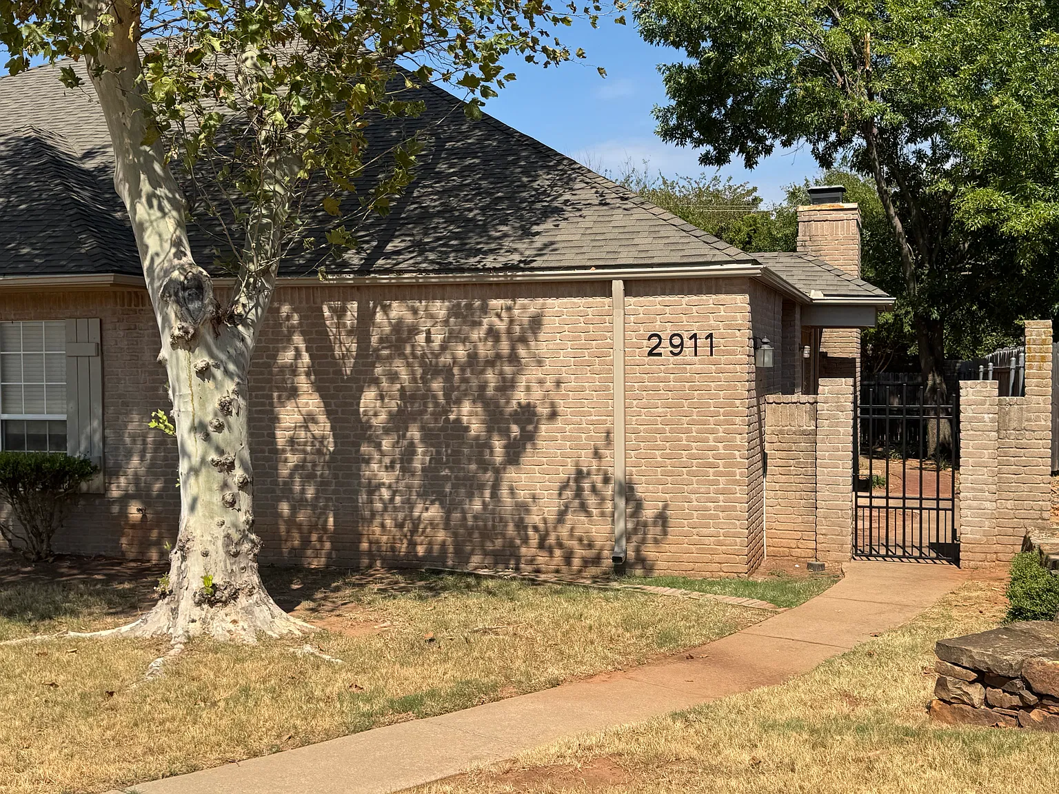 2 bed, 1560 sqft, $1,690 — Photo 1