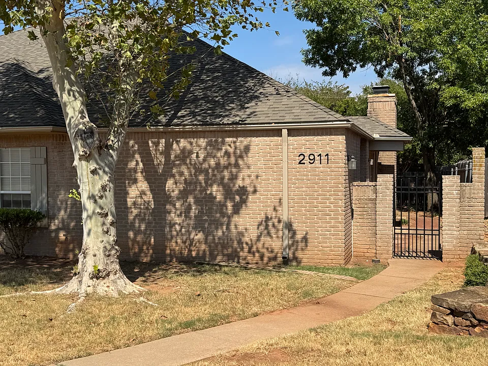 2911 Green Canyon Dr
