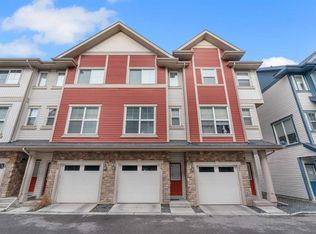 34 SW New Brighton Point SE, Calgary, AB T2Z1B8