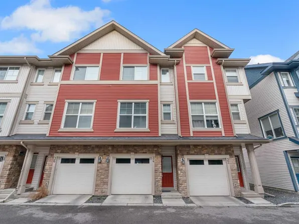 34 SW New Brighton Point SE, Calgary, AB T2Z 1B8