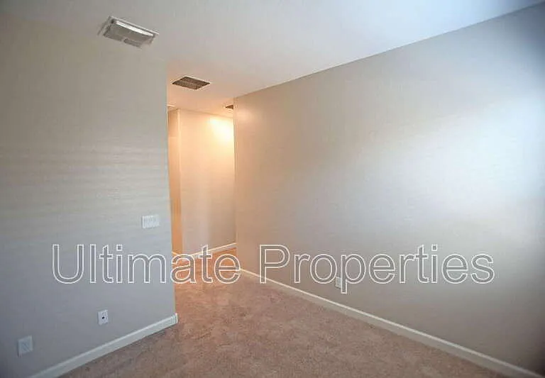 20238 W Buchanan St — Photo 8