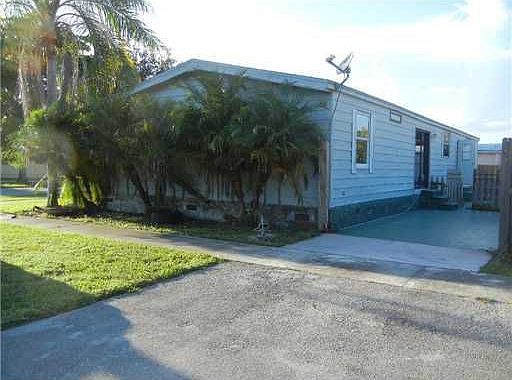 3rd image of 21771 NW 2nd Ct
