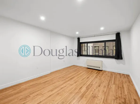 295 Park Avenue South image 1 of 16