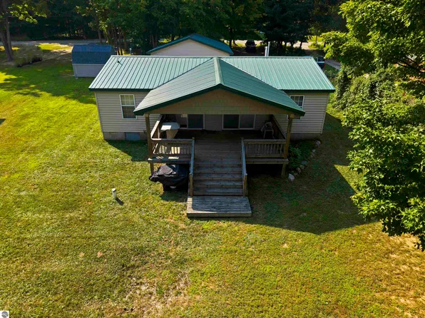 4328 N Shore Dr NE, Kalkaska, MI 49646