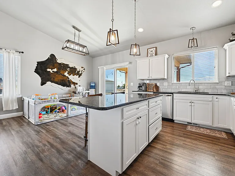 1140 E Dove Creek Dr — Photo 11