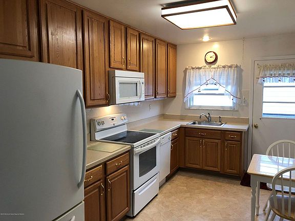 2nd image of 85 Scarborough Pl