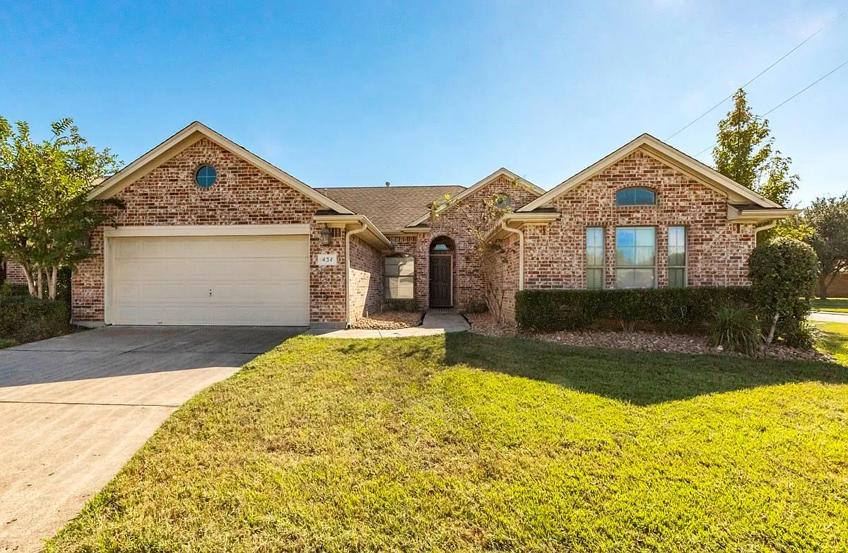3 bed, 2.0 bath, 1844 sqft, $2,150 — Photo 1