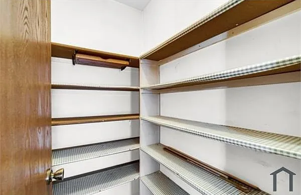 609 Hanover Ct #1W — Photo 13