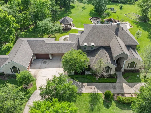 3407 Woodbine Dr, Weston Lakes, TX 77441