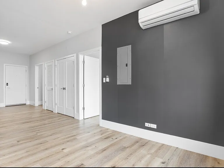 1523 W Howard St #418 — Photo 7