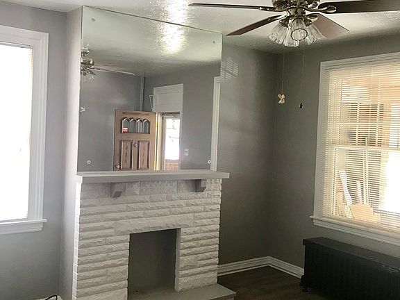 living room (13'x14')