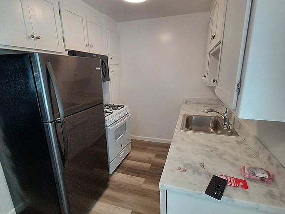 2nd image of 2405 F St APT 5