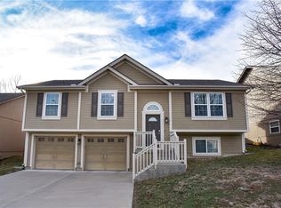 544 N Old Mill Rd, Independence, MO 64056