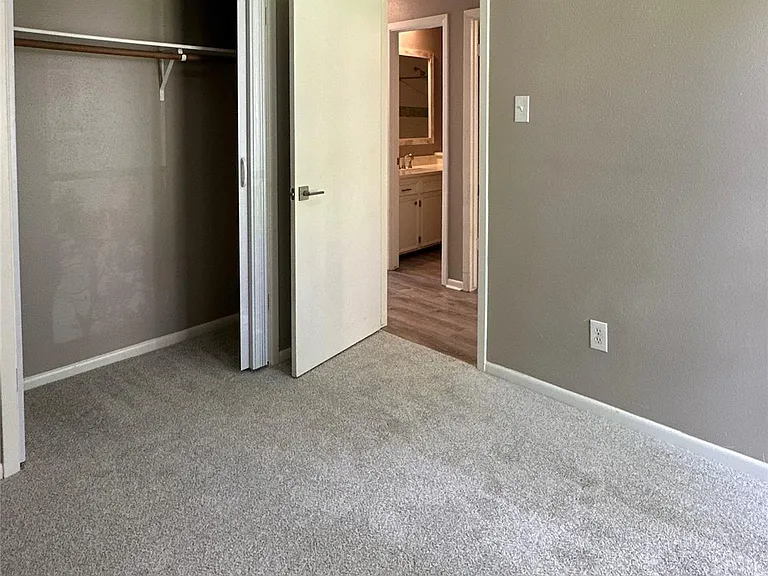 26403 Hunters Hollow Dr — Photo 21