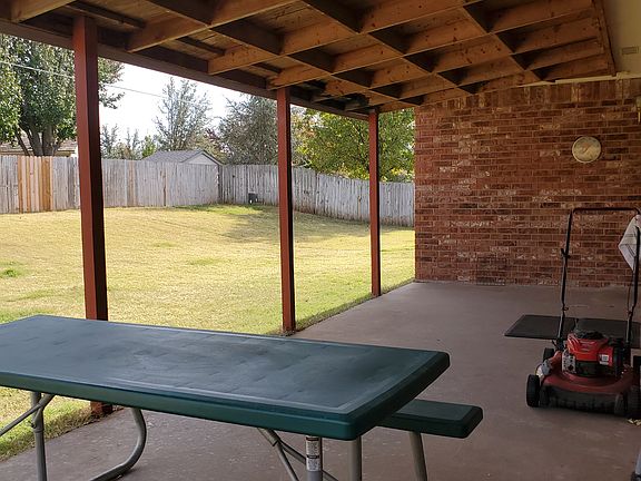 4th image of 819 NW 76th St