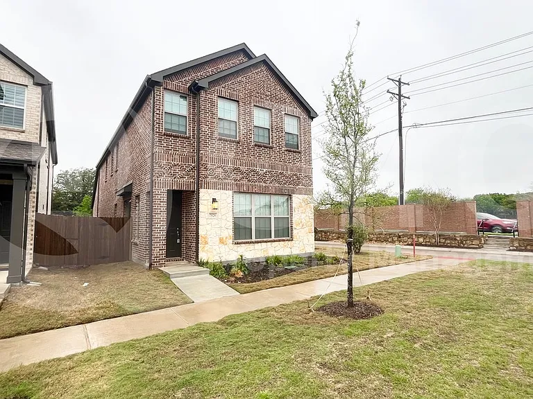 7529 Regal Ln — Photo 2