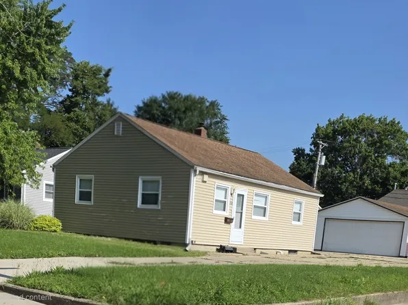 202 Hessel Blvd, Champaign, IL 61820