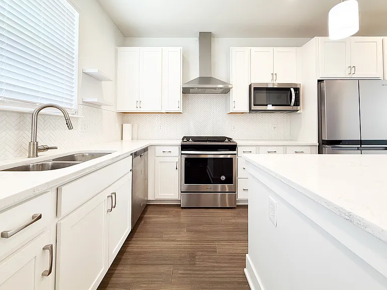 1732 Alloy Dr — Photo 10
