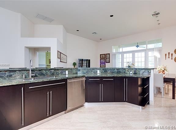 4th image of 2494 Bay Isle Dr