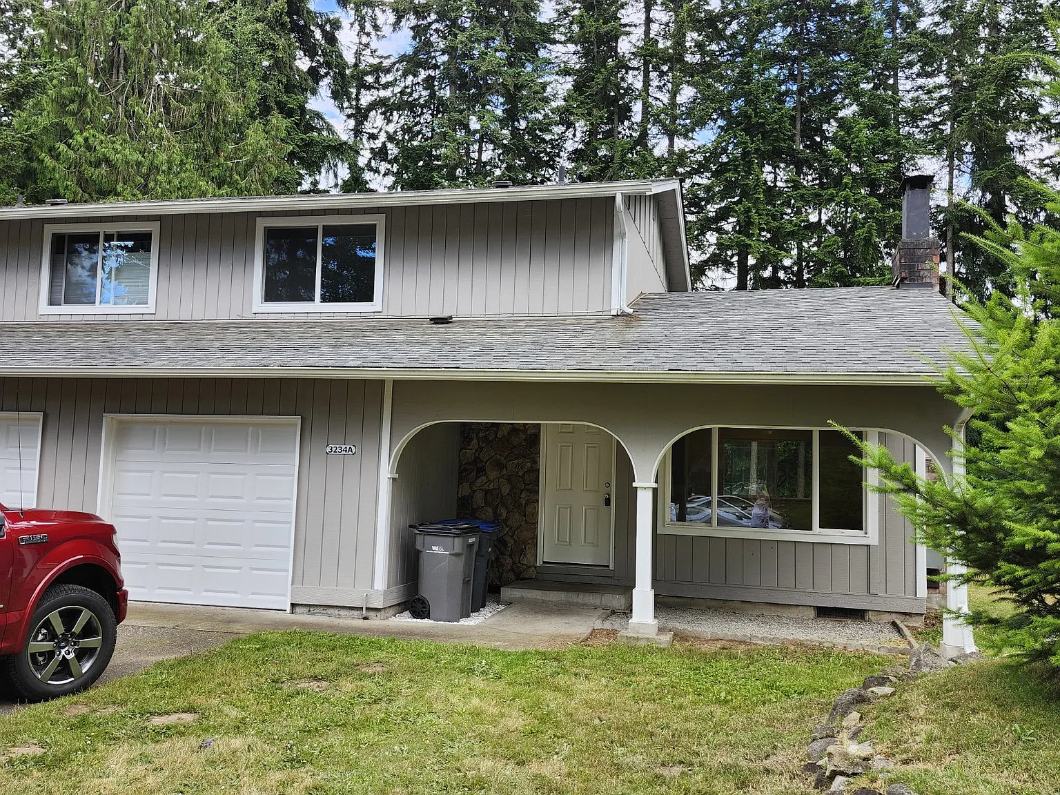 2 bed, 1.5 bath, 1079 sqft, $2,050 — Photo 1