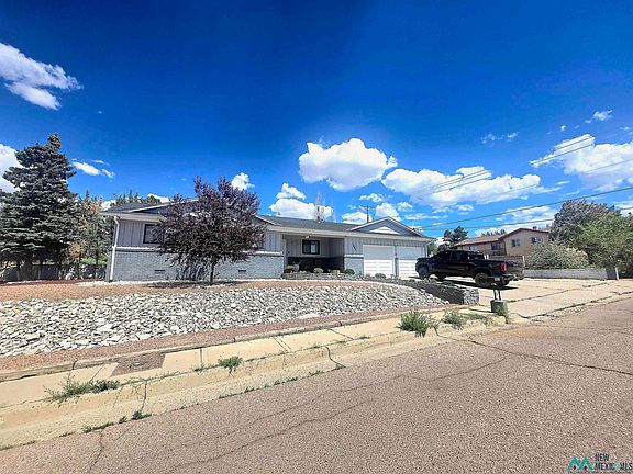 2nd image of 1607 S Cliff Dr
