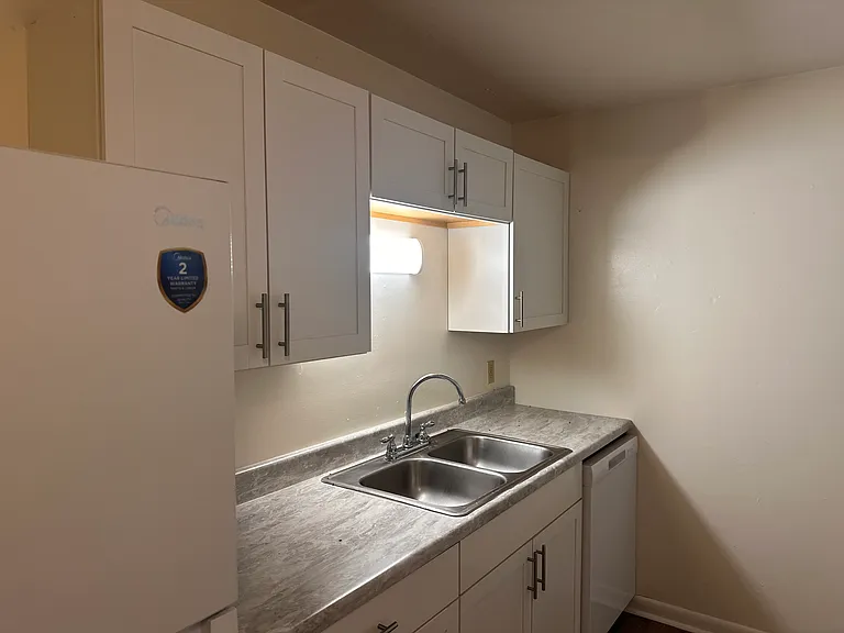 3700 SW 29th Ter #B — Photo 2
