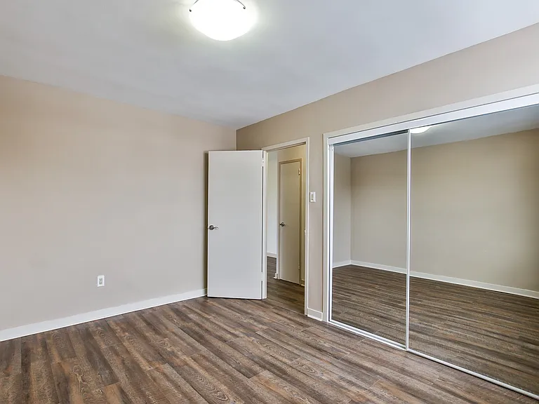 1785 Bloor St — Photo 15