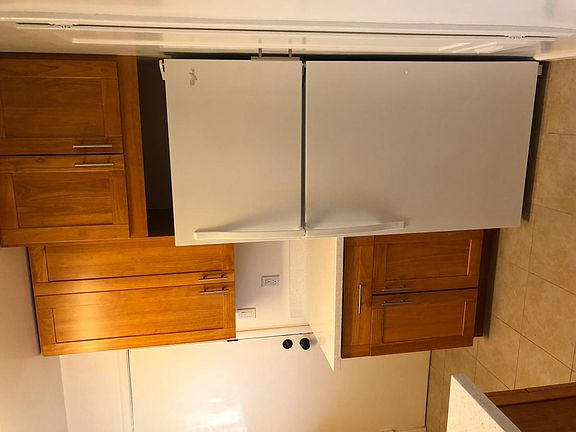4th image of 440 Ravenswood Ave APT 3