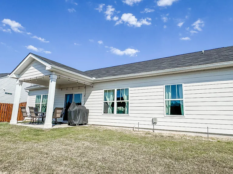 907 Sweetgrass Cir — Photo 16