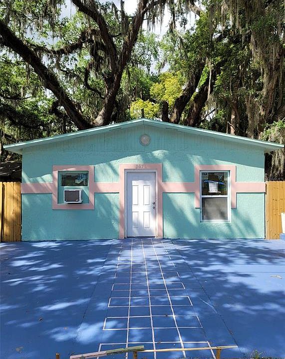 1st image of 107 E CYPRESS STREET