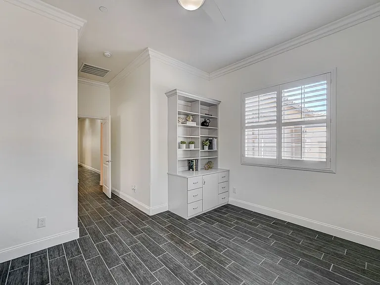 933 Everest Peak Ave — Photo 39