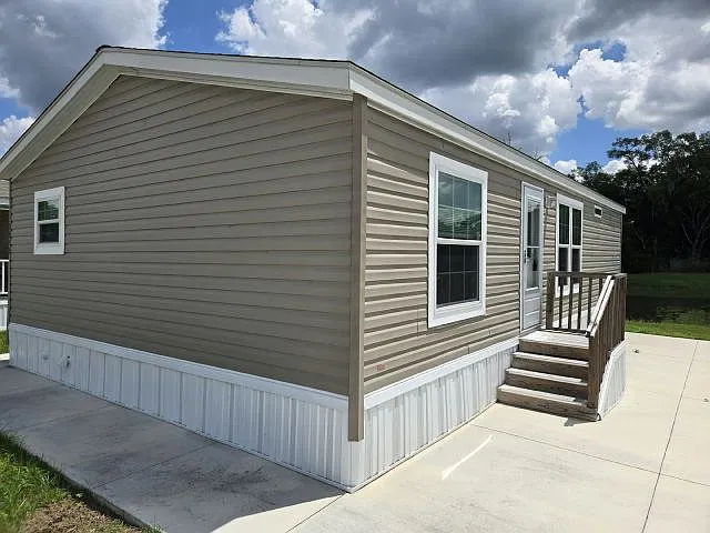 3 bed, 960 sqft, $2,100 — Photo 4