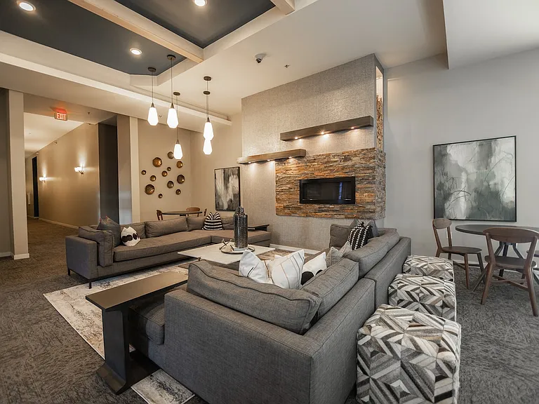Phillips Avenue Lofts — Photo 17