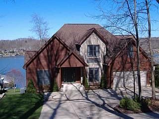 1st image of 899 Kingsway Cir