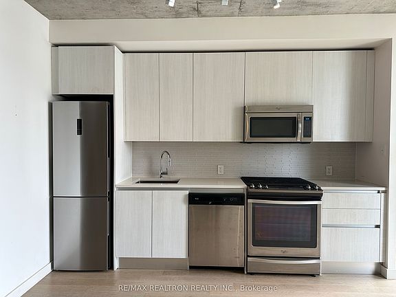 5th image of 111 Bathurst St #410