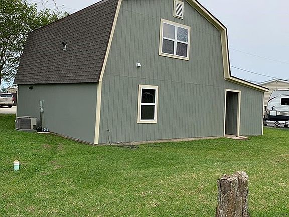 3rd image of 123 Half Oak Dr
