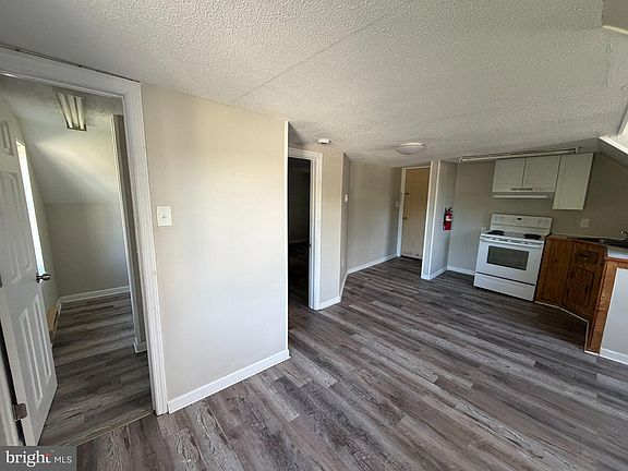 4th image of 312 E Broadway APT 5
