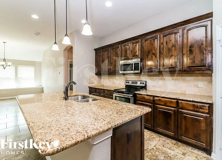 6901 Canyon Rim Dr — Photo 7