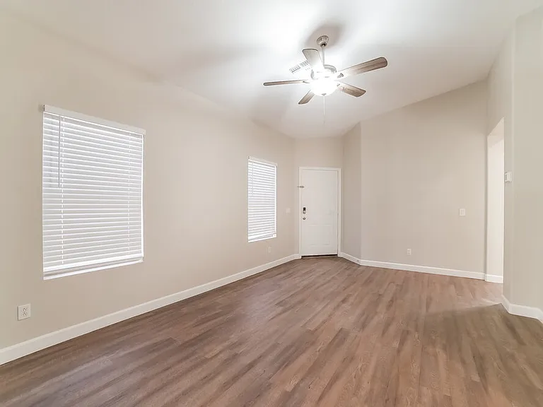 947 S Tucana Ln — Photo 3