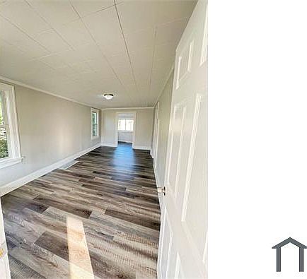 2nd image of 29007 Foxboro St