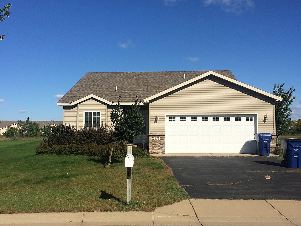 1st image of 939 Sierra Ln