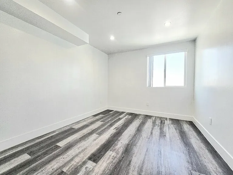 2855 Cincinnati St #6 — Photo 3