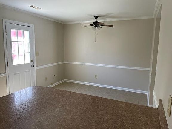 3rd image of 200 Choisy Cres