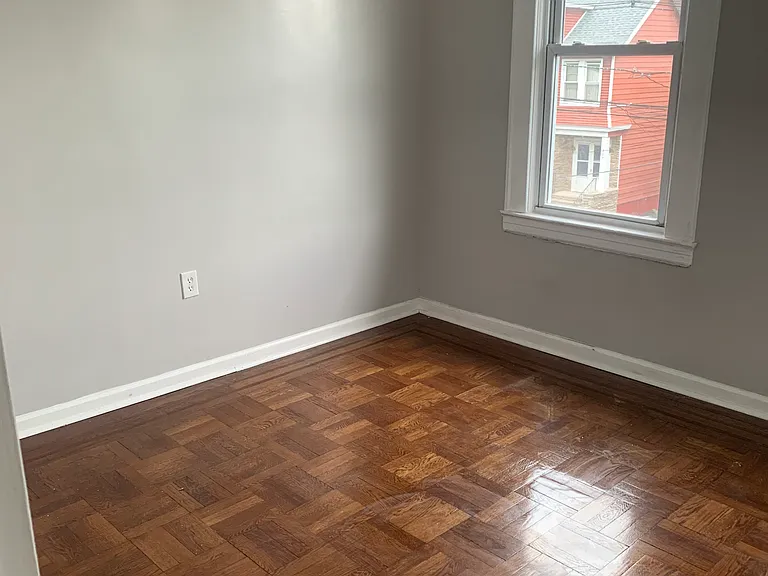 298 Clinton Pl — Photo 5